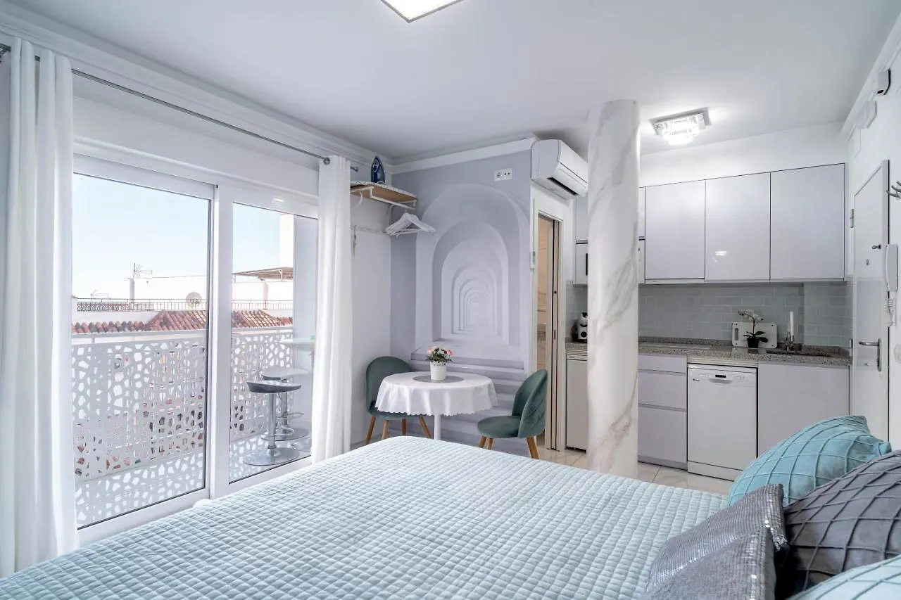 Silver Horizon Luxury Apartment 内尔哈 0*,